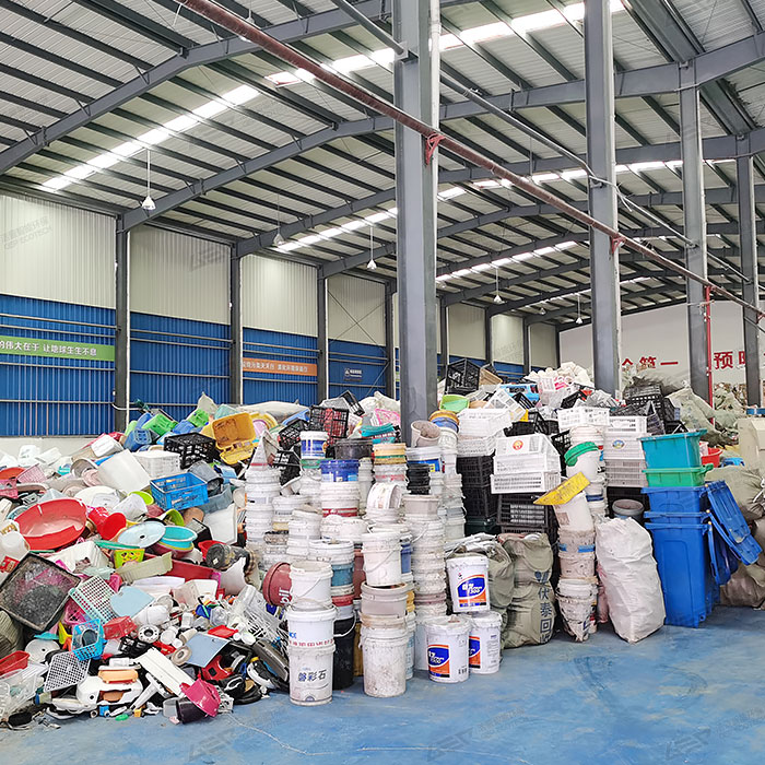 Industrial plastic shredding machine supplier in Qatar