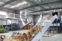 Recycling treatment of bulky garbage and landscaping waste