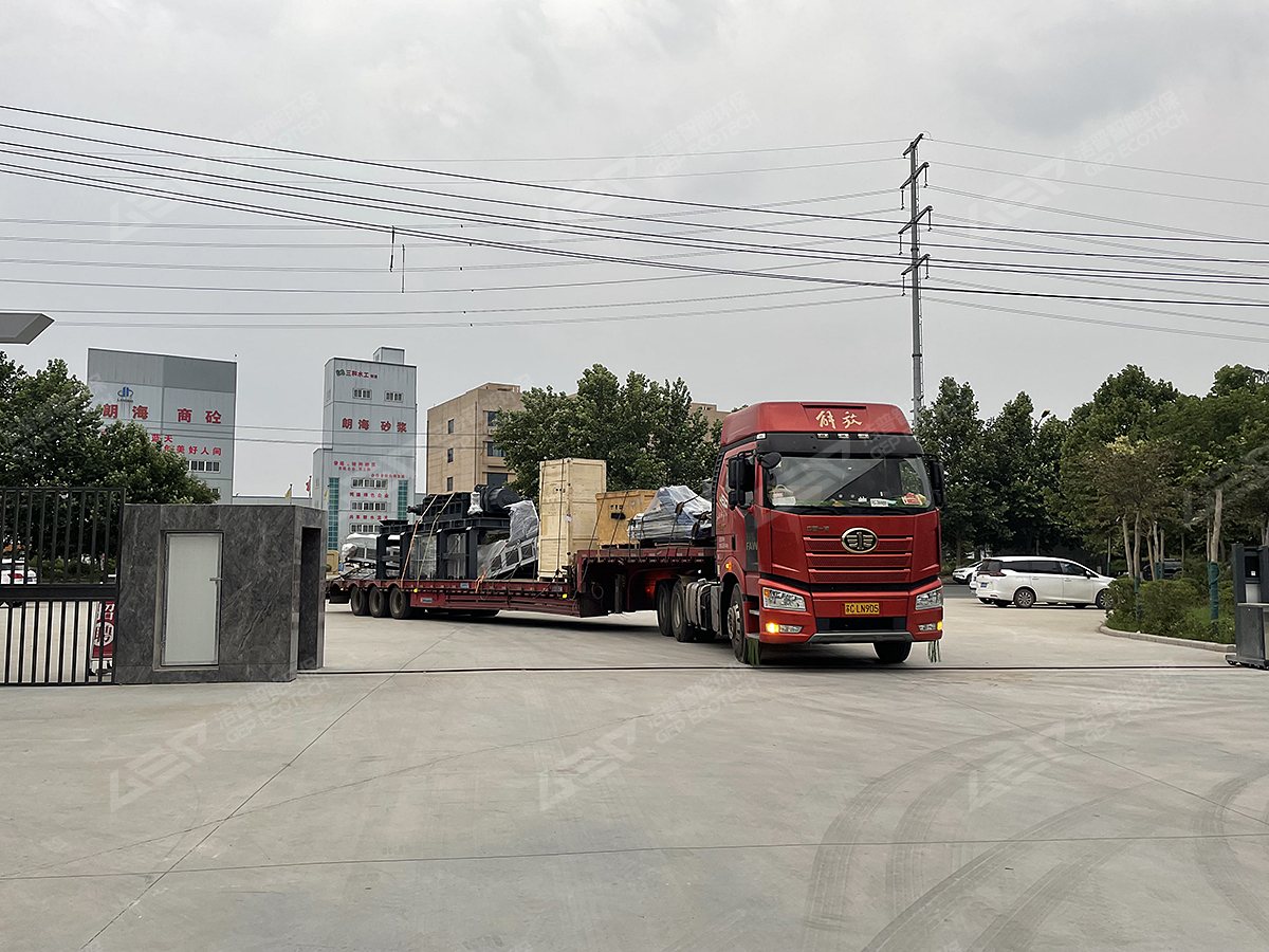 Bulky waste shredder production line sent to Fujian, China