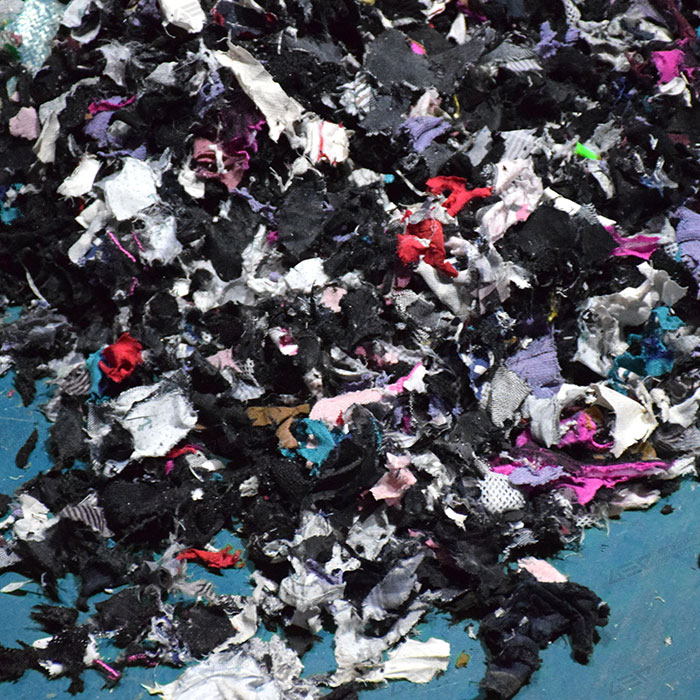 The shredding problem in the recycling process of leather fabric waste