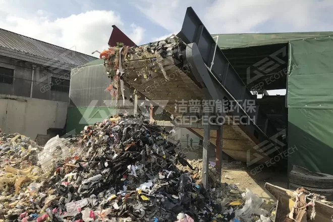High capacity shredder for MSW manufacture