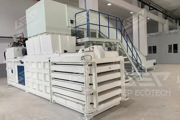 Plastics waste recycling machine