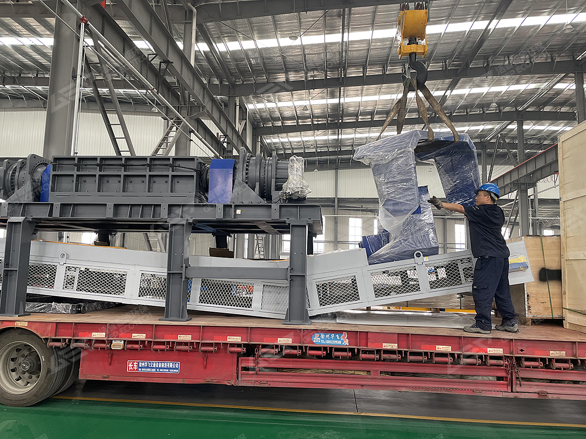 Bulky waste shredder production line sent to Fujian, China