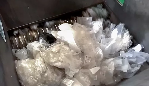 Plastic Film Fine Shredding with Single Shaft Shredder