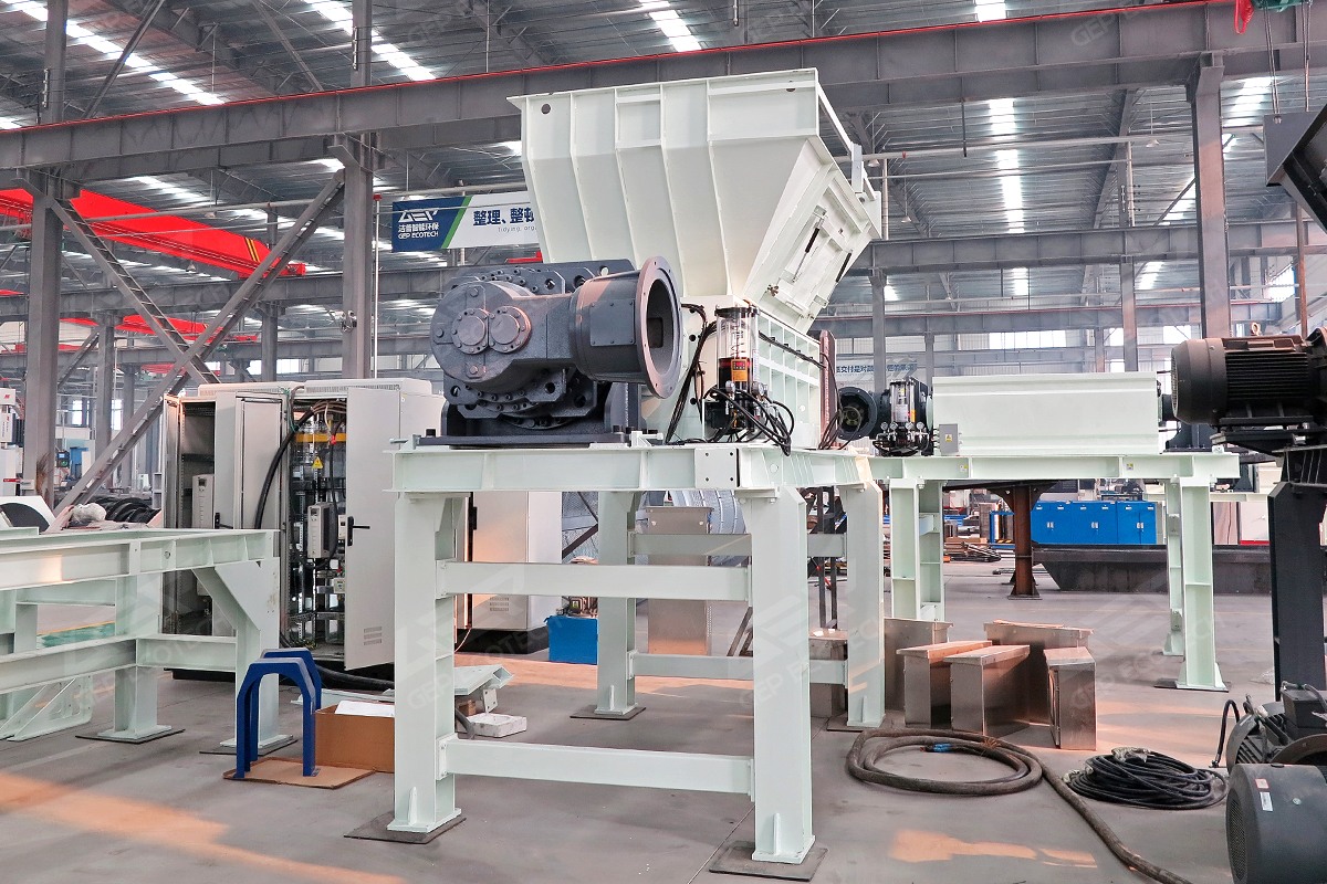 How to choose large scale double-shaft shredder
