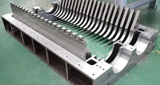 Anti-winding Fixed Cutters