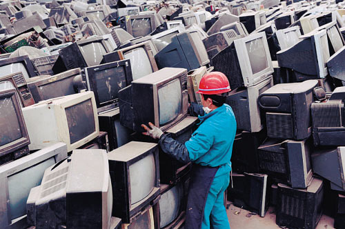 The annual amount of waste electrical appliances is over 100 million, the recycling problem is serio