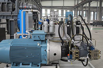 Hydraulic auxiliary pressing device