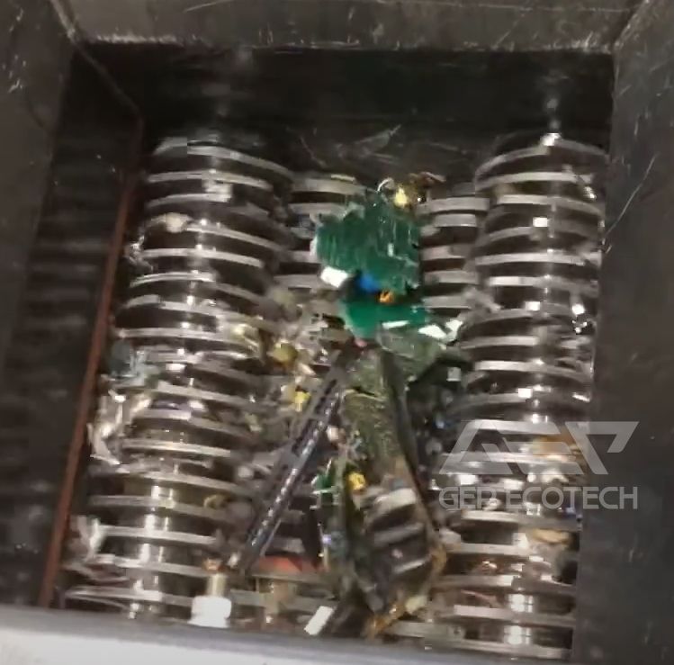 4-Shaft 40-60kW Shredder for PCB Board Recycling