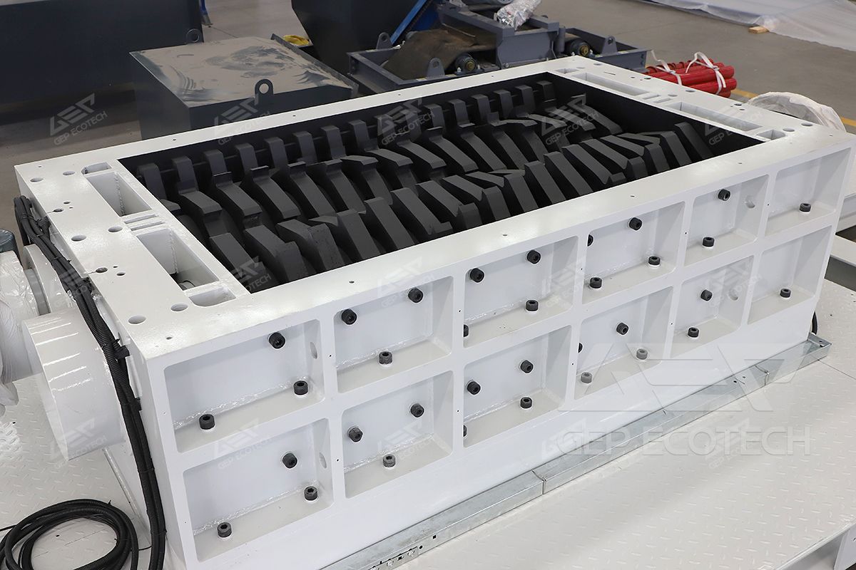 Shredder for Glass Reinforced Plastic (GRP)