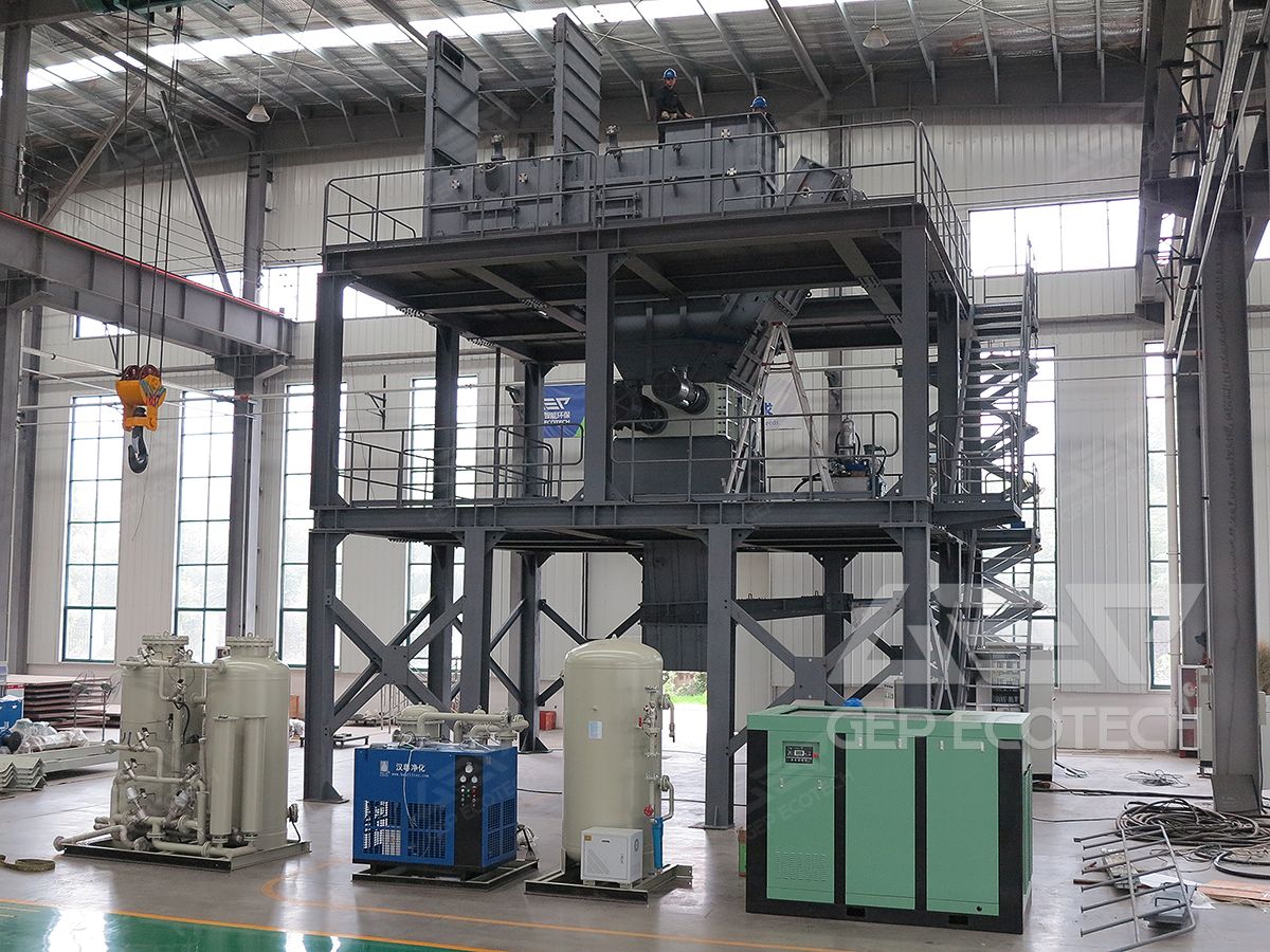 Size-Reducing Shredder for Flammable Metal Sponge