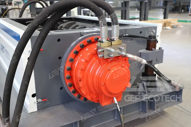 Hydraulic shredder