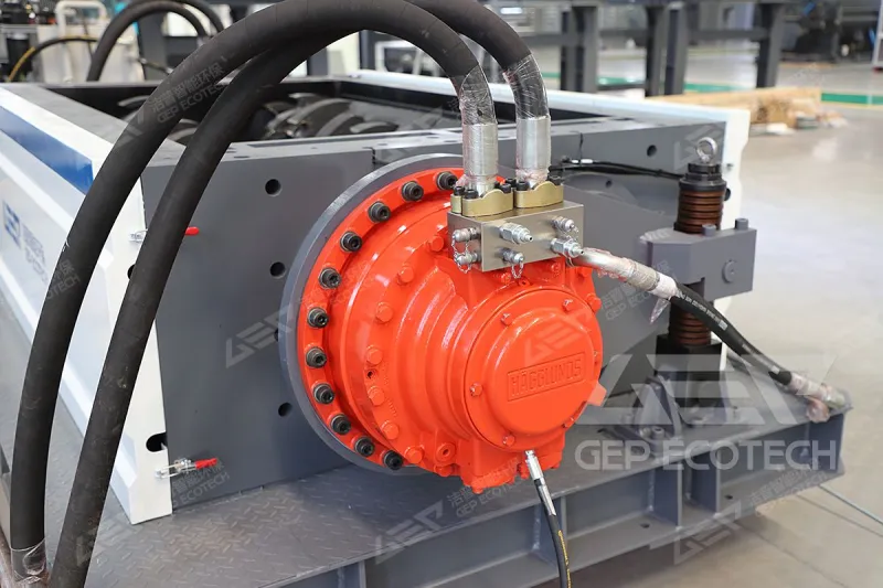 Hydraulic shredder
