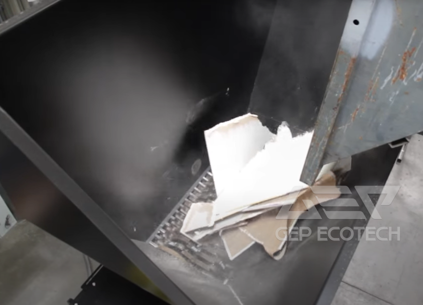 Plaster board shredder Plaster board shredder