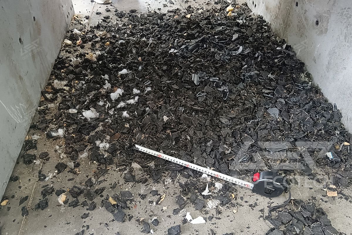 crushed tyres