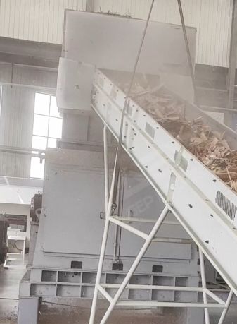Machine to Finely Shred Wood & Tree Branches
