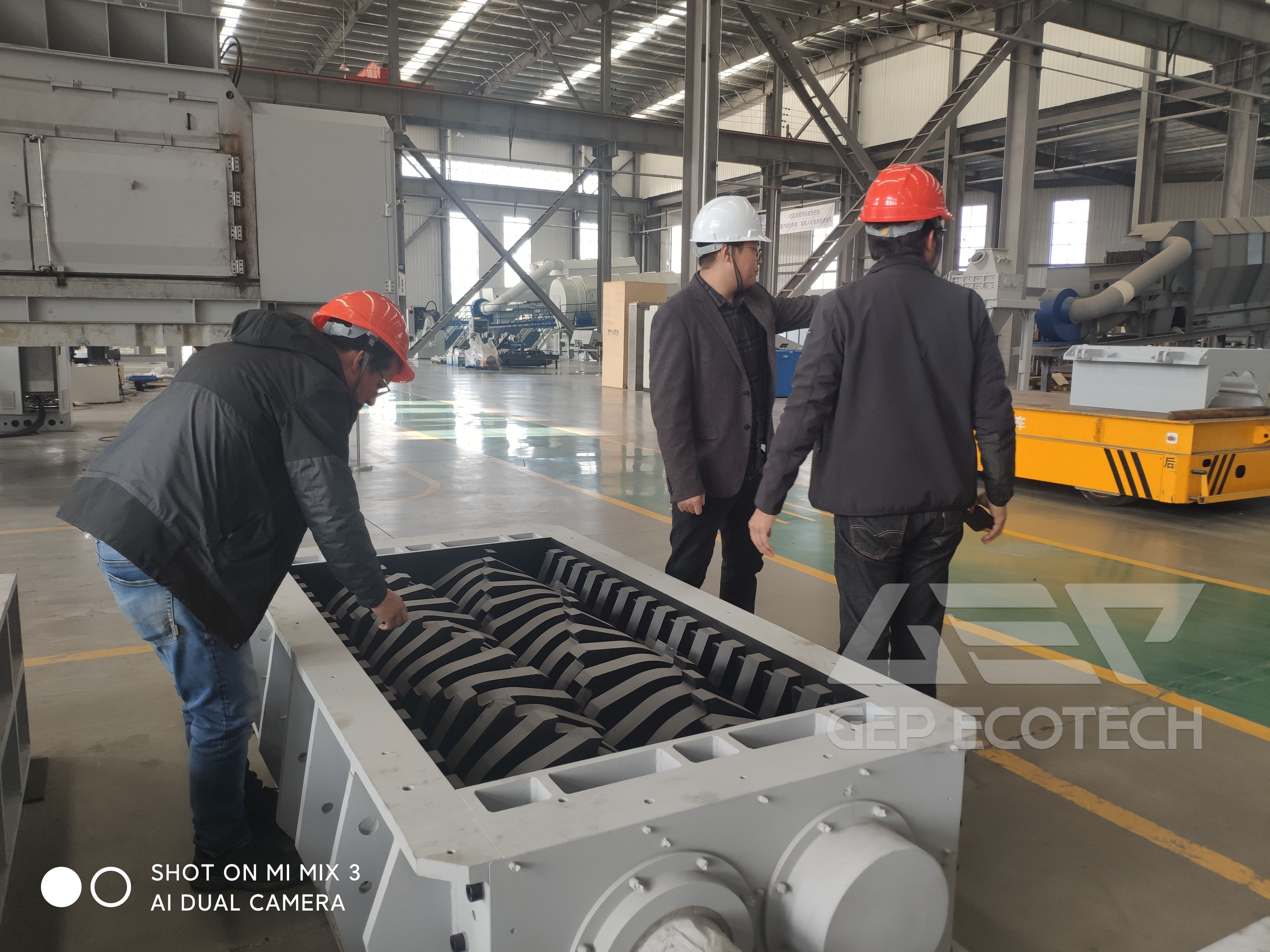 2 Axis Shredder for Carbon Steel Scrap Materials