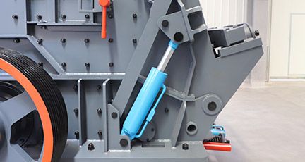 Hydraulic adjustment device